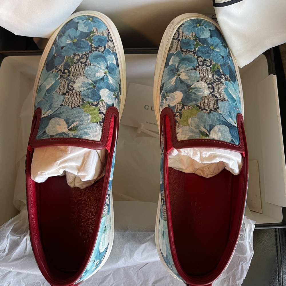 Gucci slip on